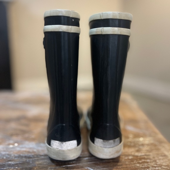 Agile Rain Boot - Picture 2 of 3